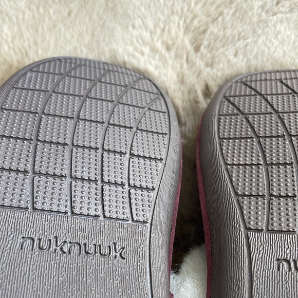 Nuknuuk - Leather Slippers - Picture 4 of 5